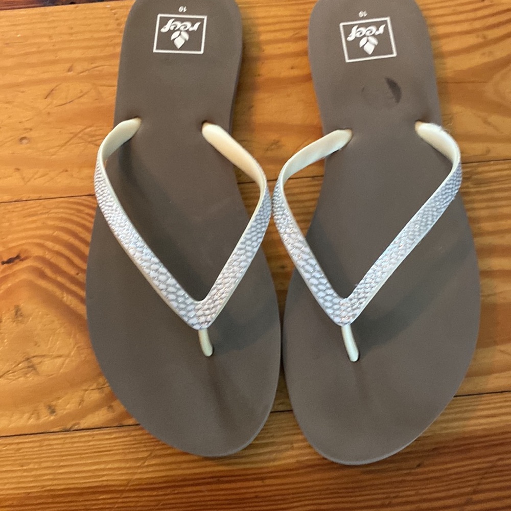 Reef size 10 super cute on